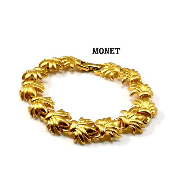 Vintage Monet Floral Satin Finish Bracelet, Gold Plated, 1960s, 7 Inches - Picture 10 of 10